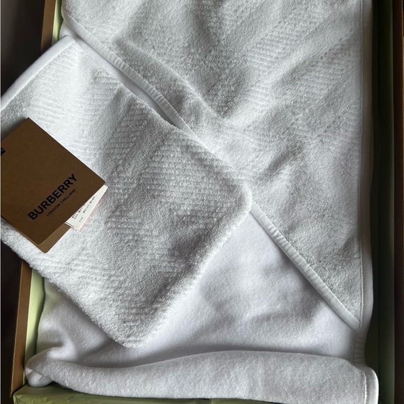 Burberry Baby Towel and Body Mitten
